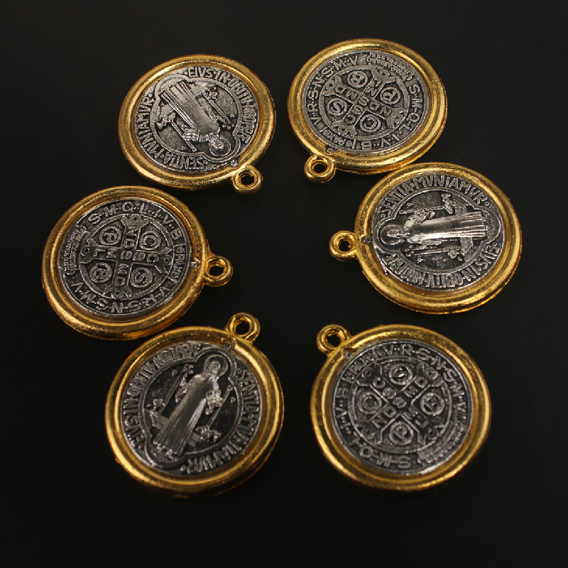 3D Printing Jewellery - Pendentifs en alliage plaqué or Saint